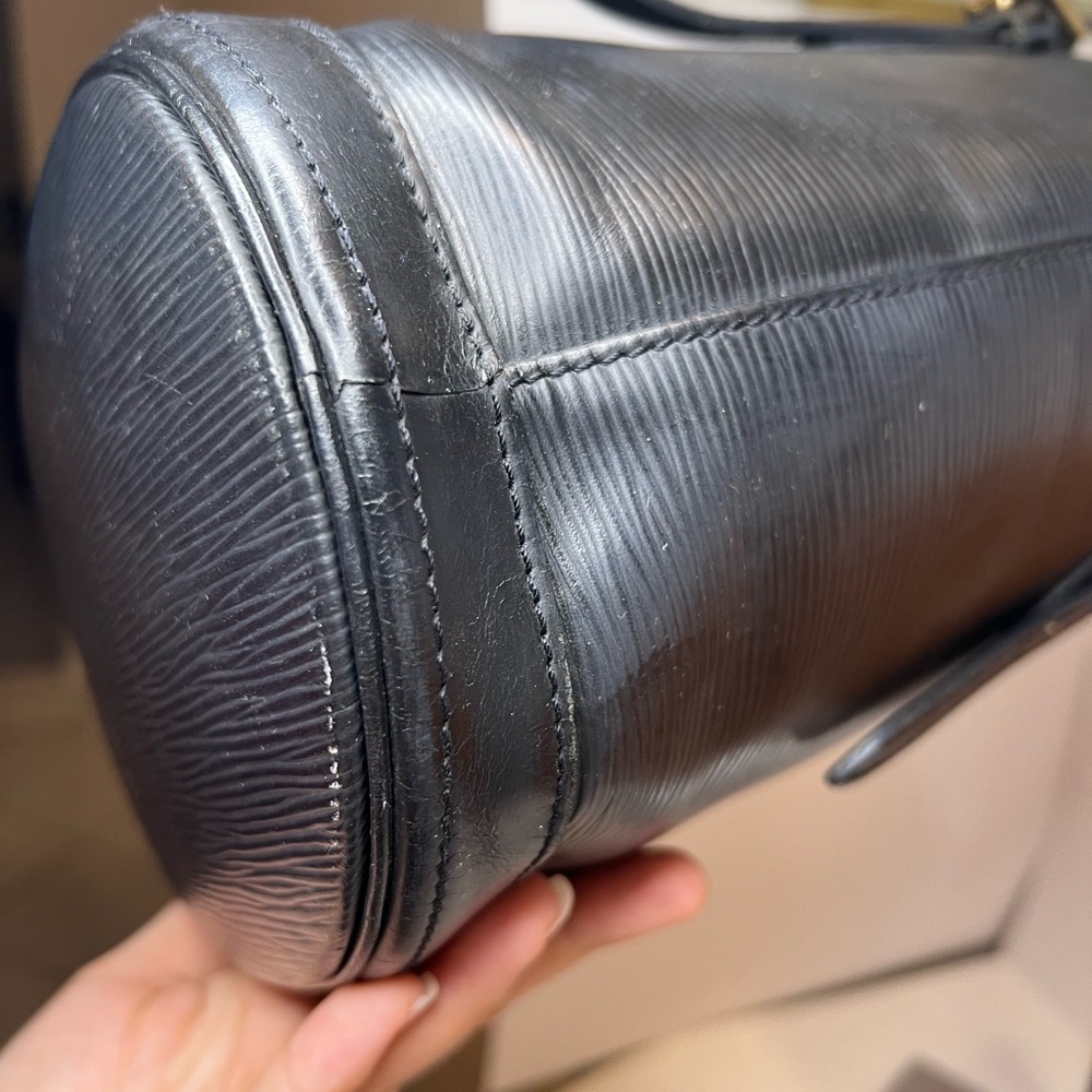 Louis Vuitton Epi Leather Bucket PM Tote Bag - Picture 5 of 16
